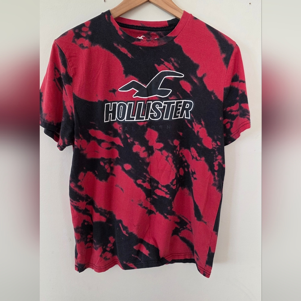 Hollister Tie-Dye Logo Tee in Red & Black